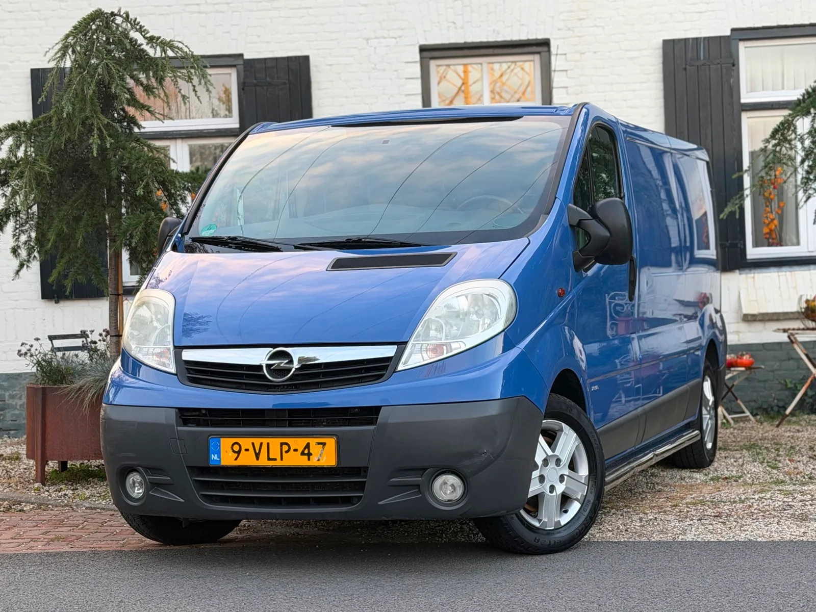Opel Vivaro (2011) — foto 1