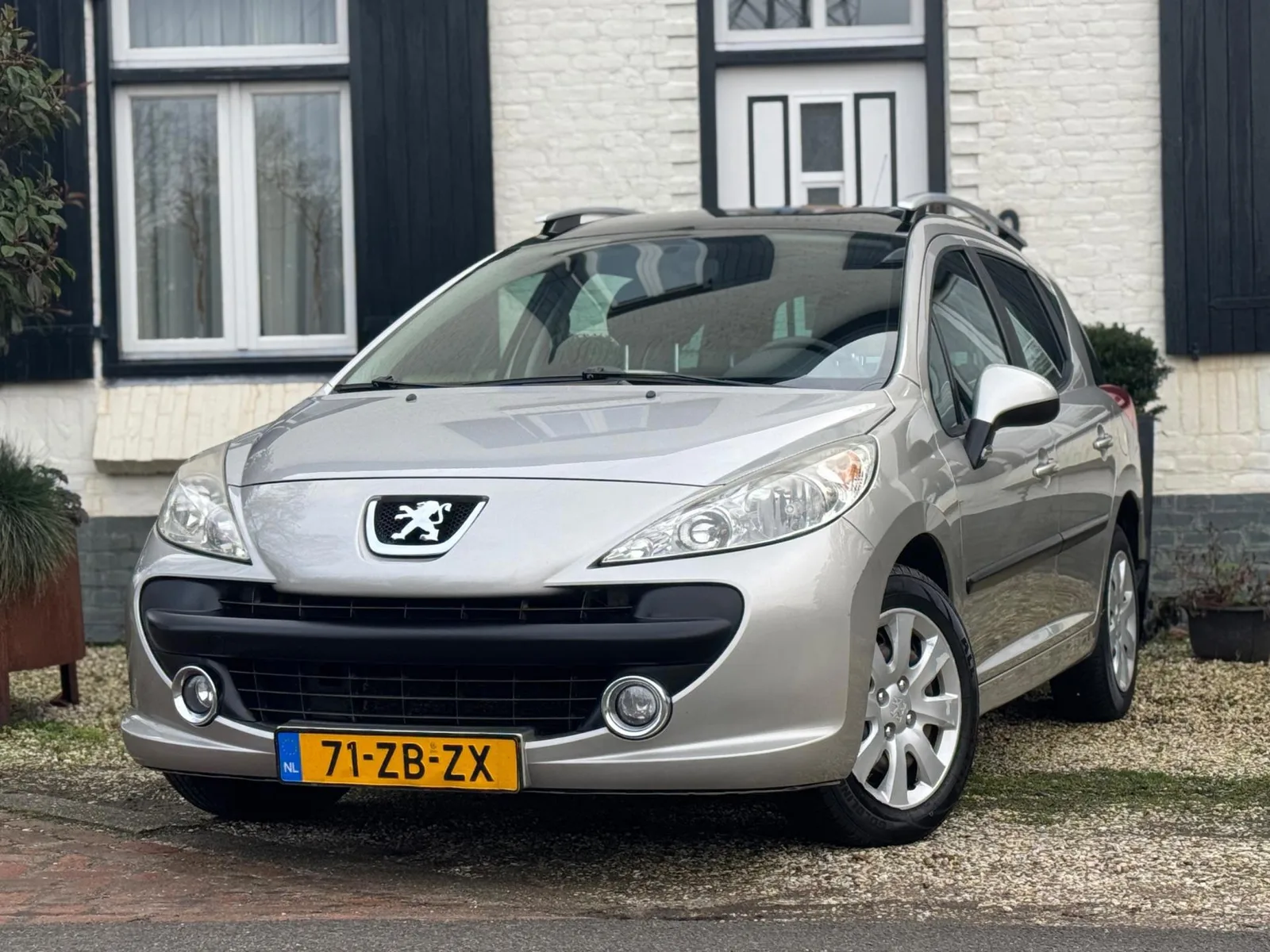 Peugeot 207 (2008) — foto 1