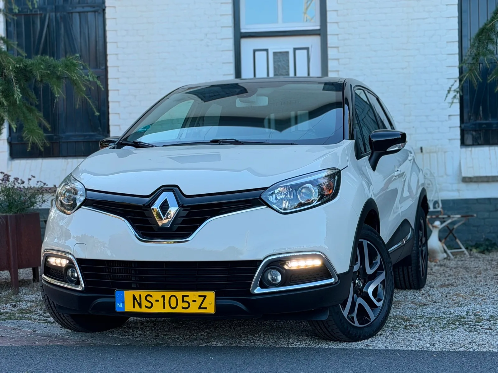 Renault Captur (2017) — foto 1