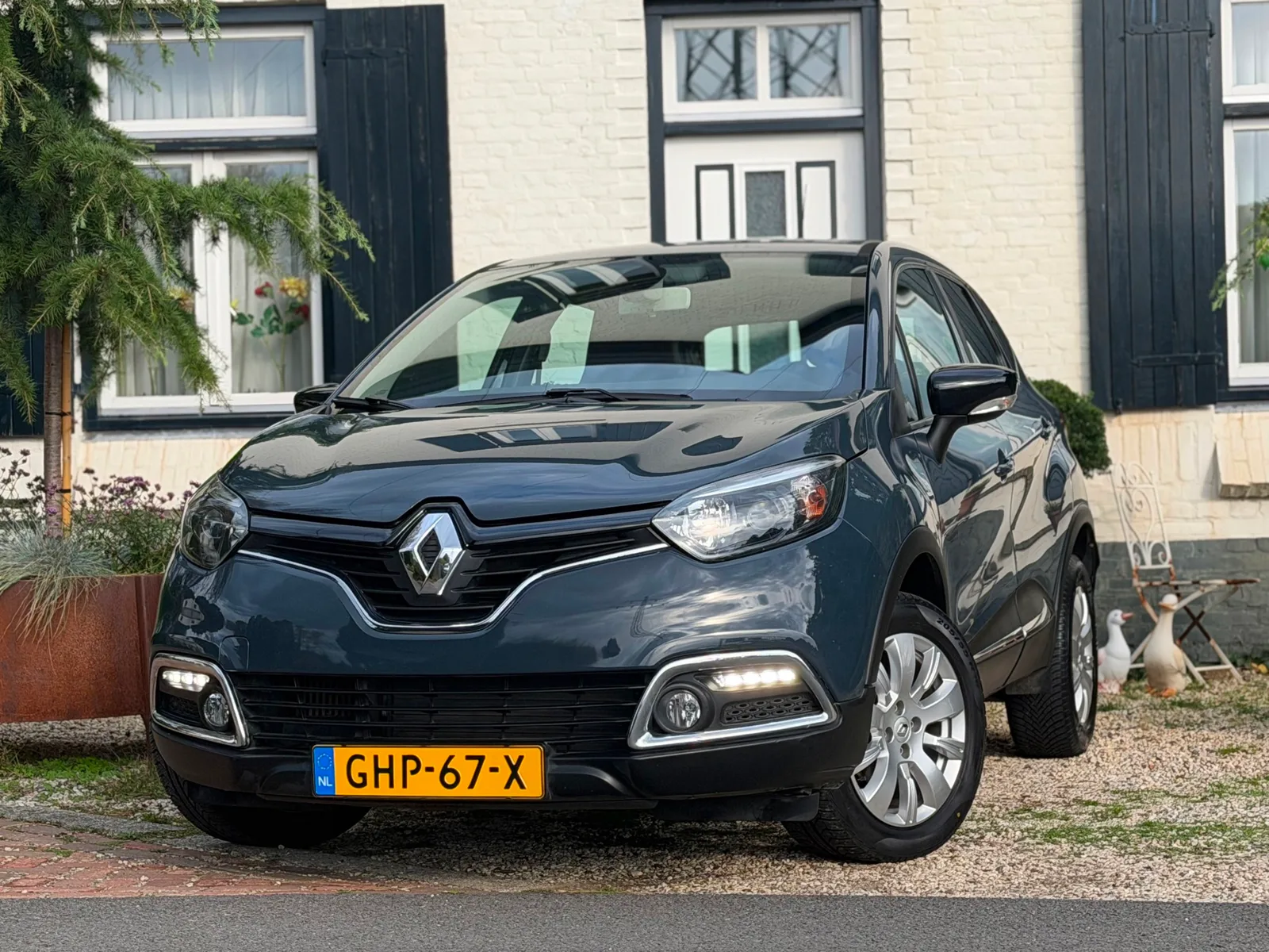 Renault Captur (2016) — foto 1