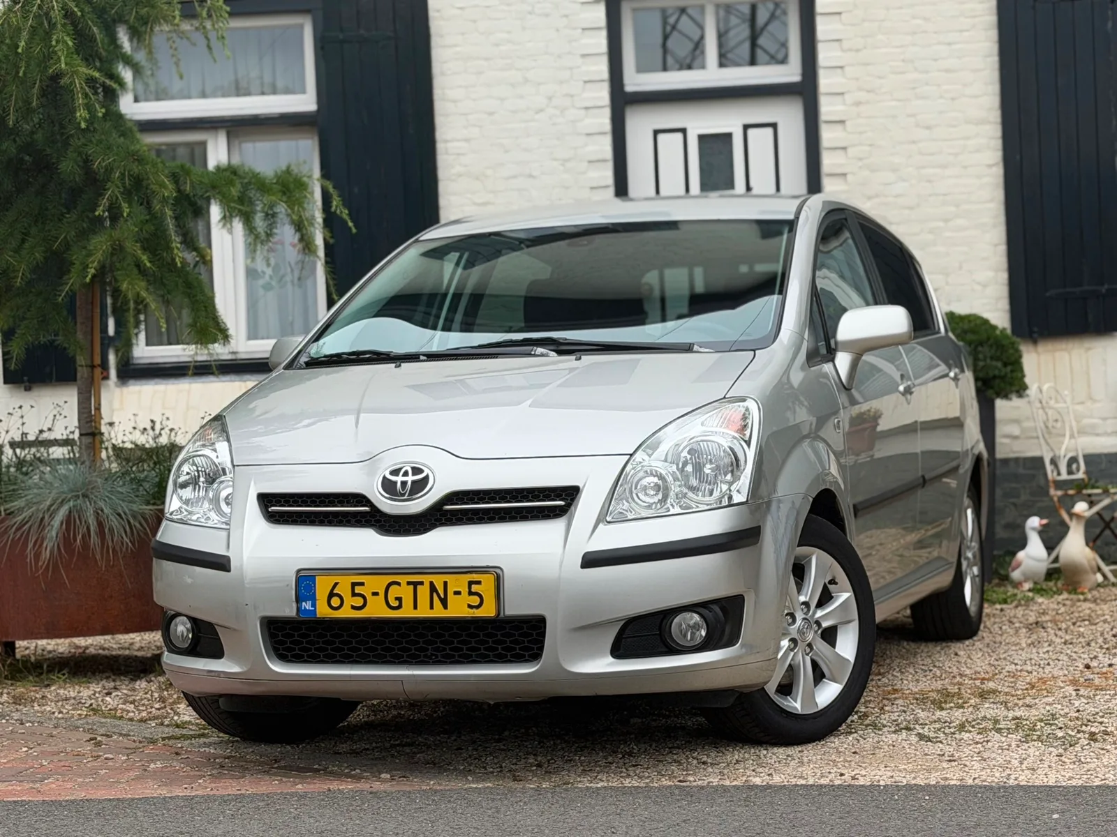Toyota Verso (2008) — foto 1
