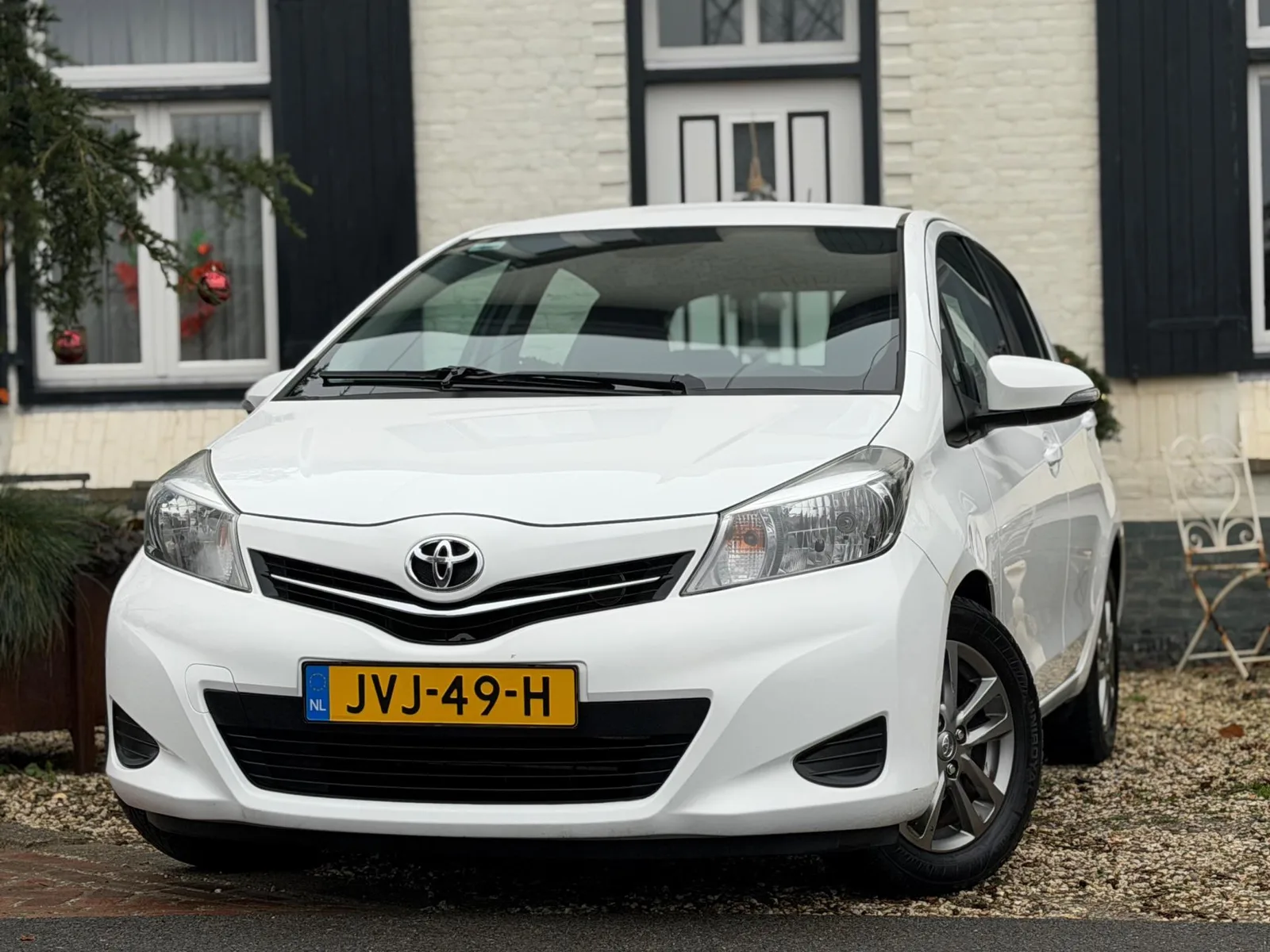 Toyota Yaris (2014) — foto 1