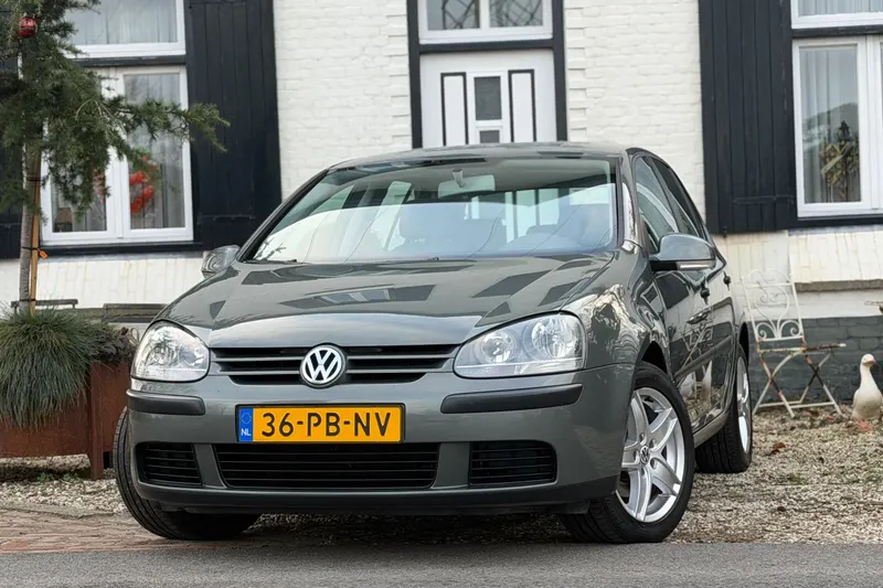Volkswagen Golf (2004)
