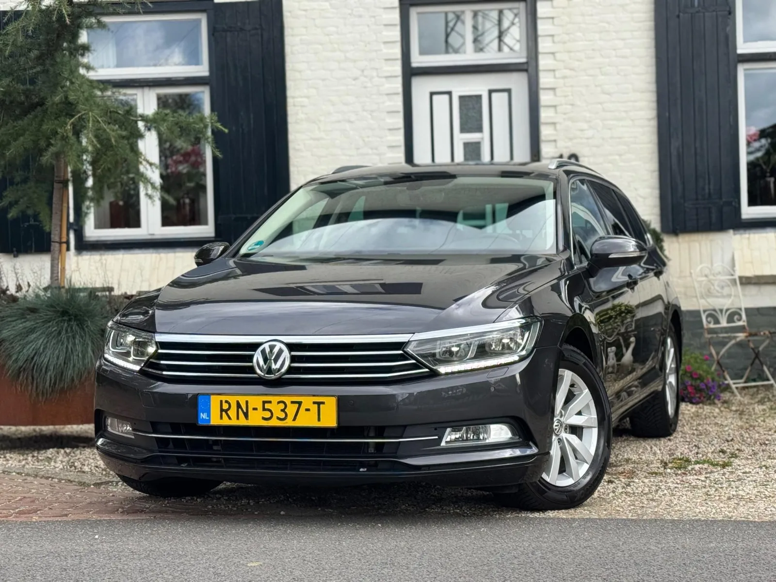Volkswagen Passat (2018) — foto 1