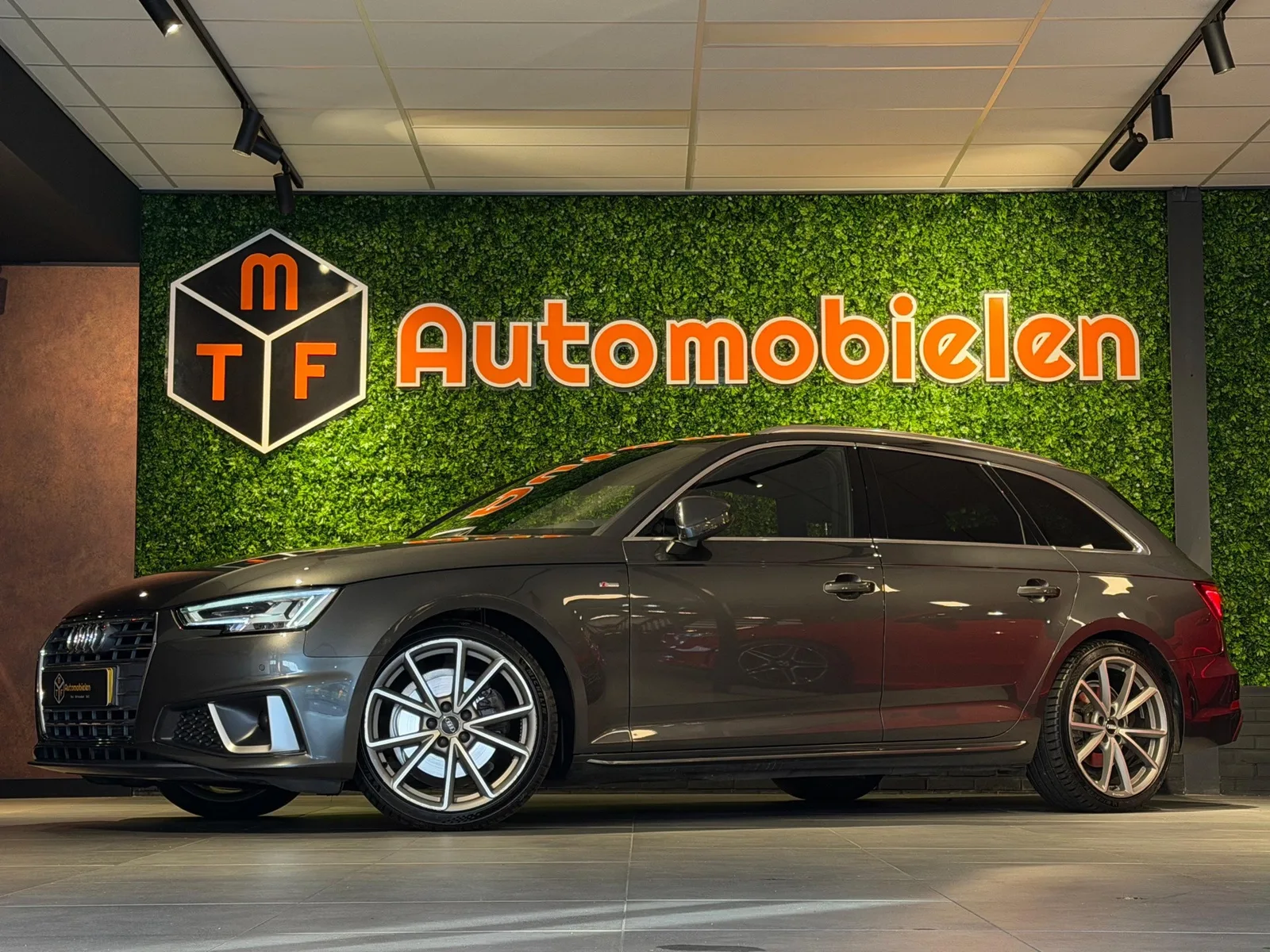 Audi A4 (2019) — foto 1