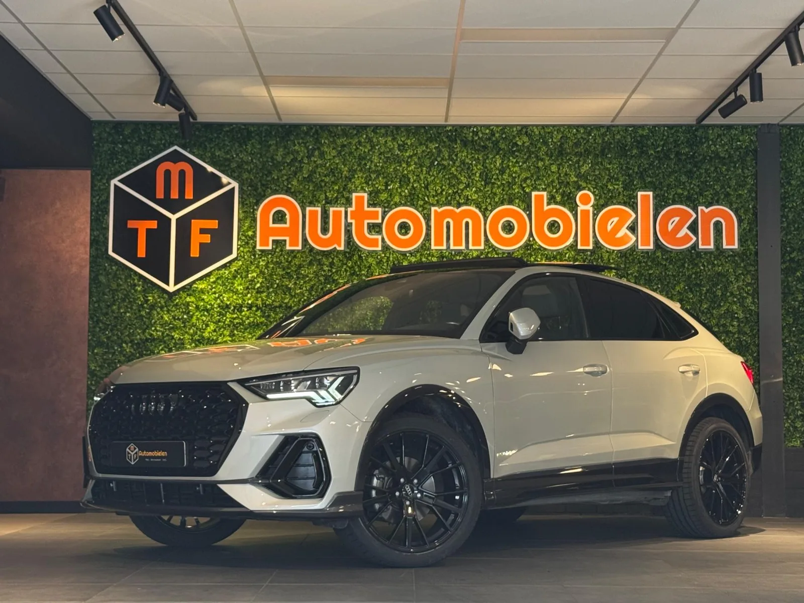Audi Q3 Sportback (2020) — foto 1
