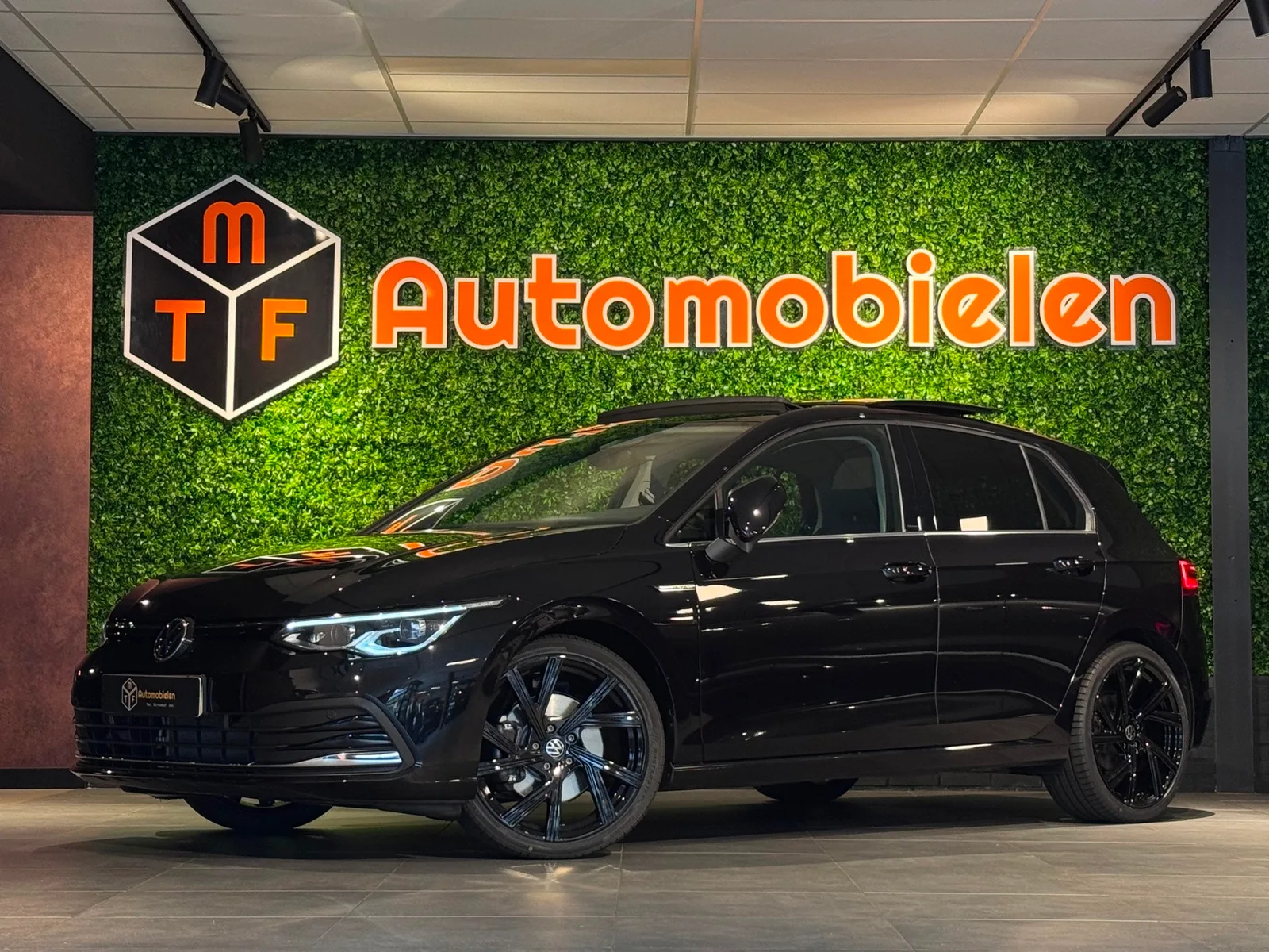 Volkswagen Golf (2020) — foto 1