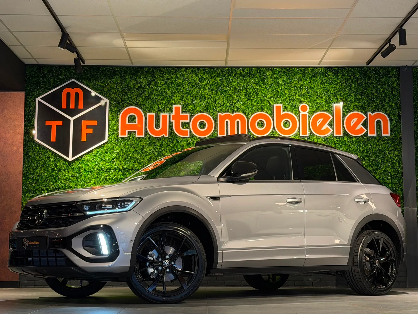 Volkswagen T-Roc (2025) — foto 1