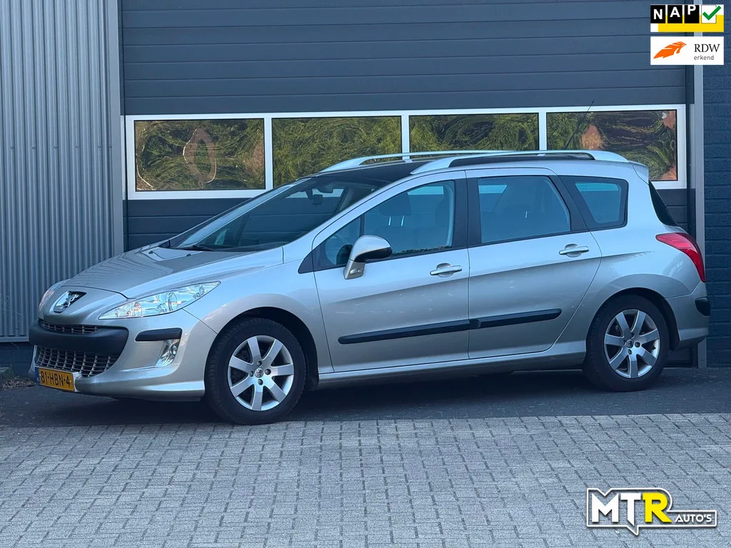 Peugeot 308 (2008) — foto 1