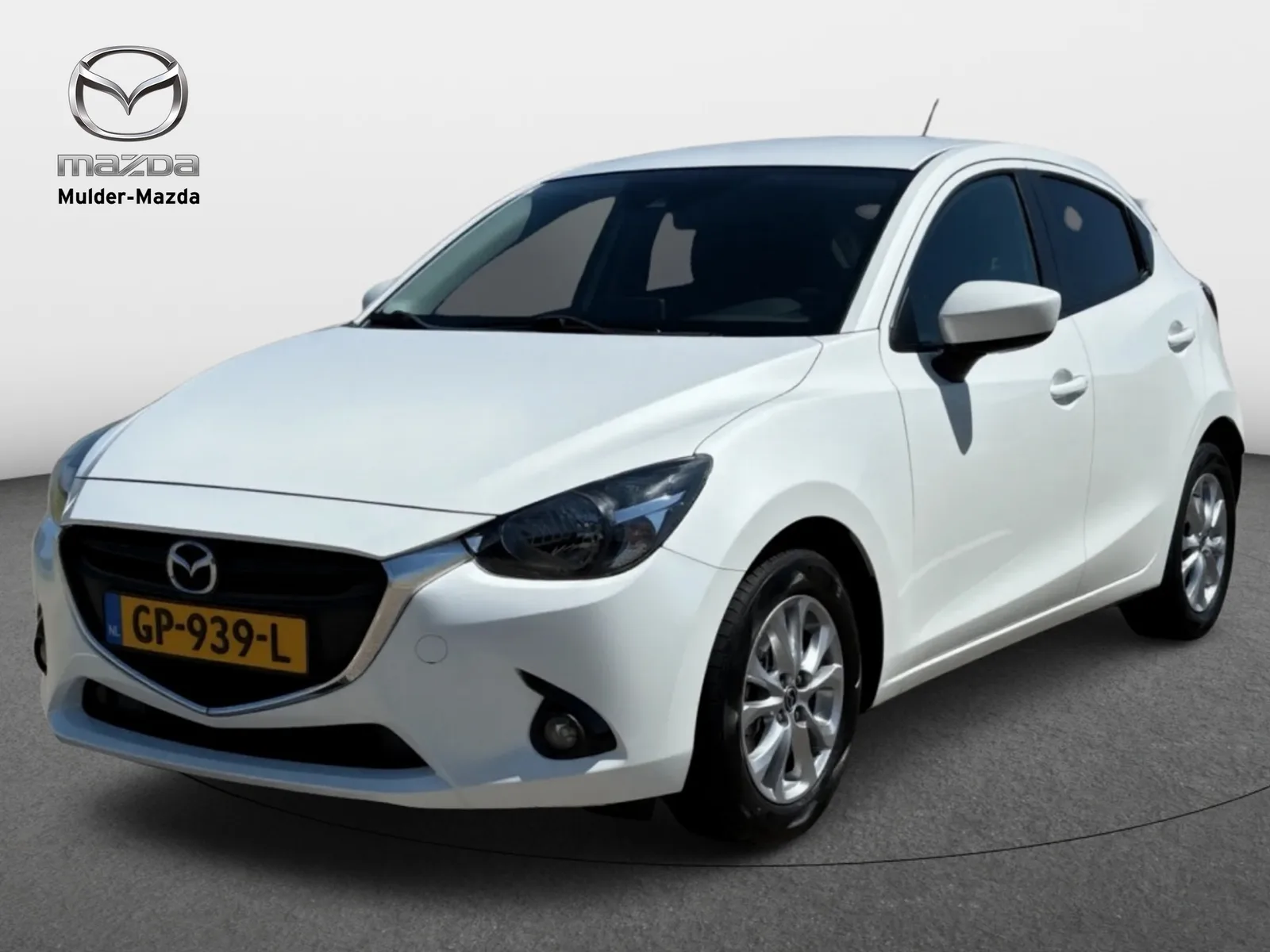 Mazda 15 (2015) — foto 1