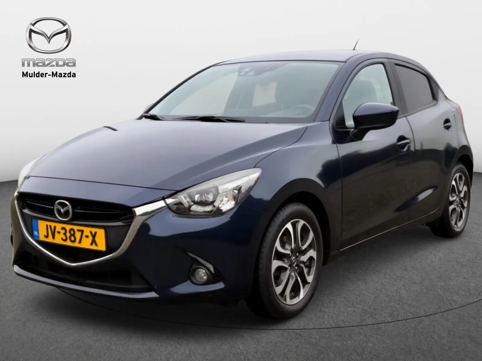 Mazda 15 (2016) — foto 1