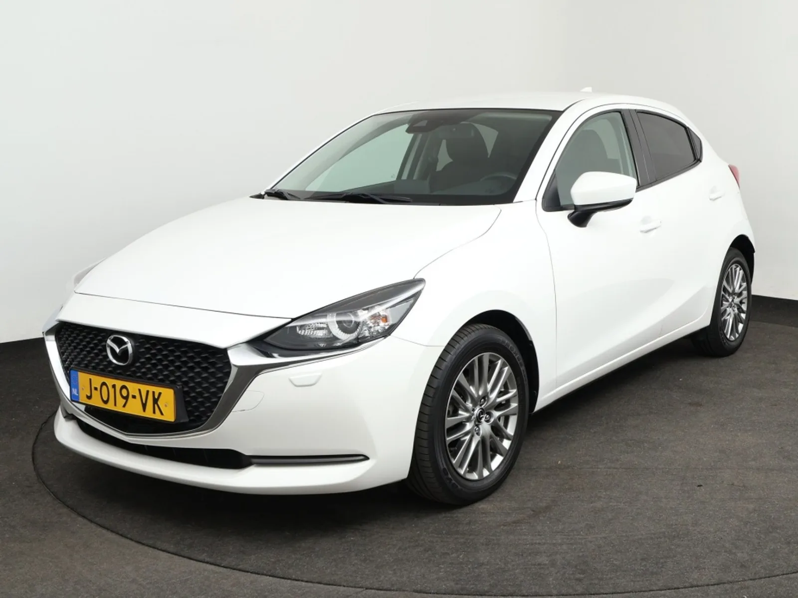 Mazda 15 (2020) — foto 1
