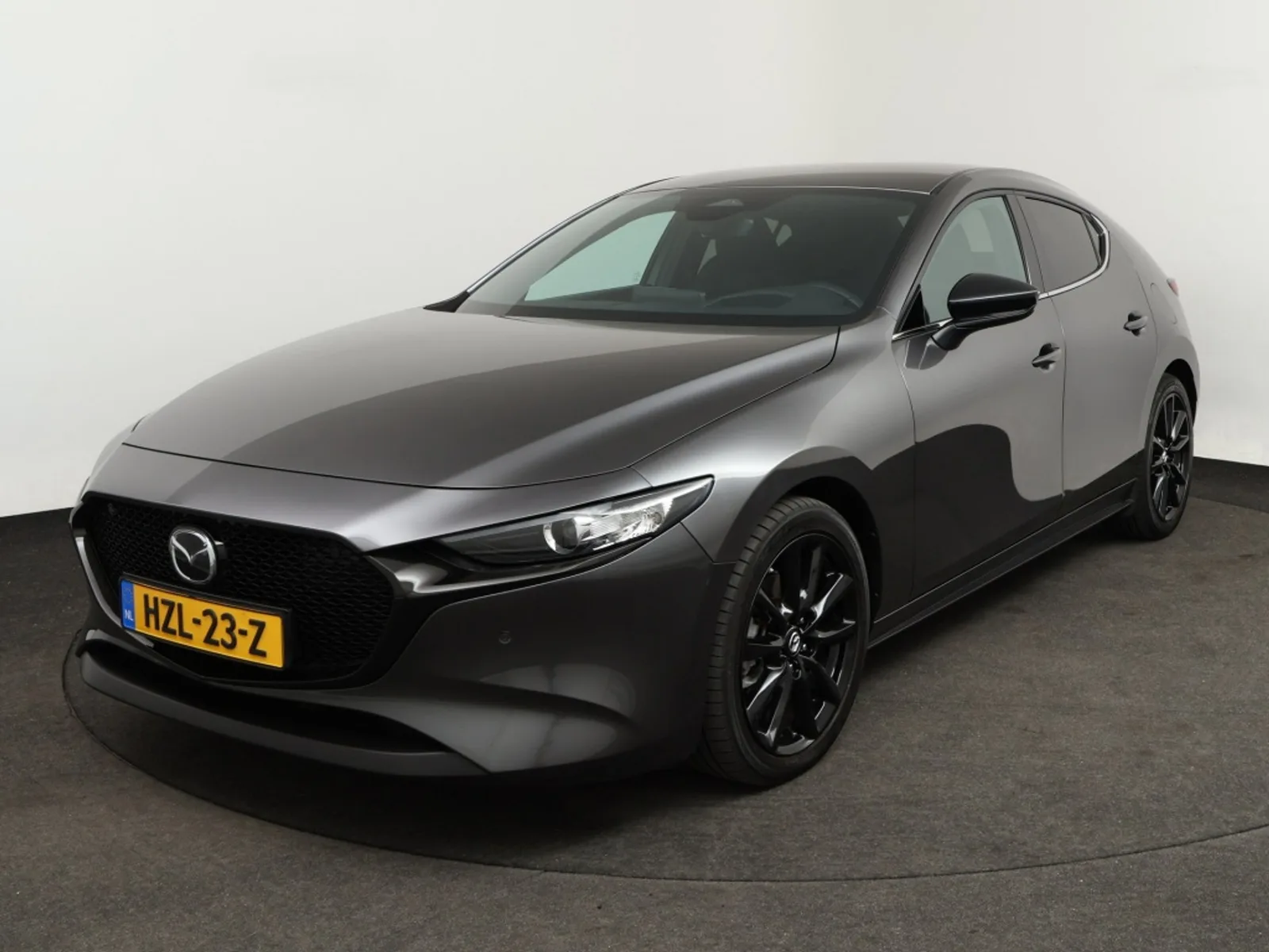 Mazda 25 (2025) — foto 1