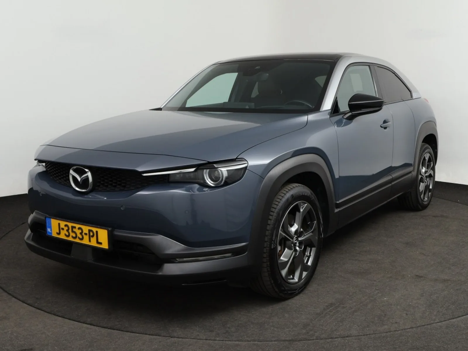 Mazda MX-30 (2020) — foto 1