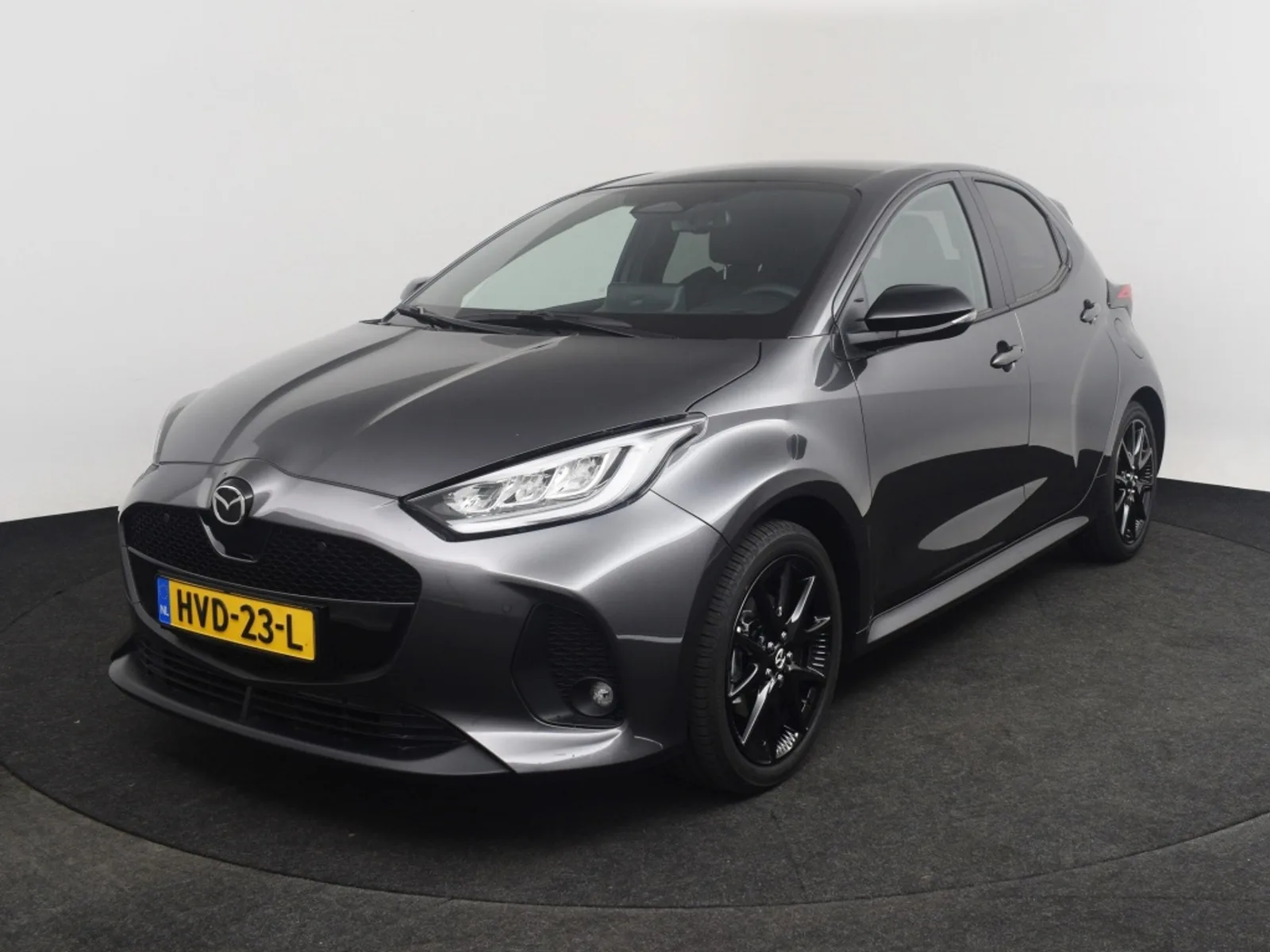 Mazda Hybrid (2025) — foto 1