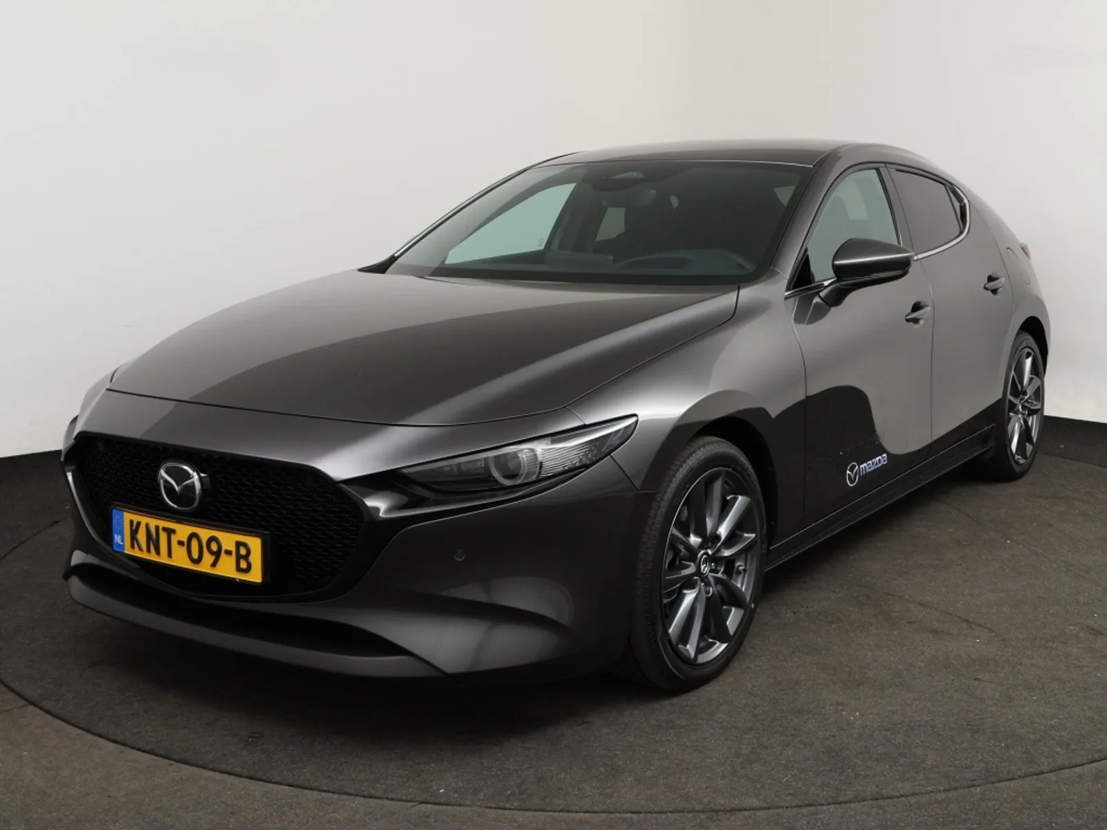 Mazda 25 (2026) — foto 1