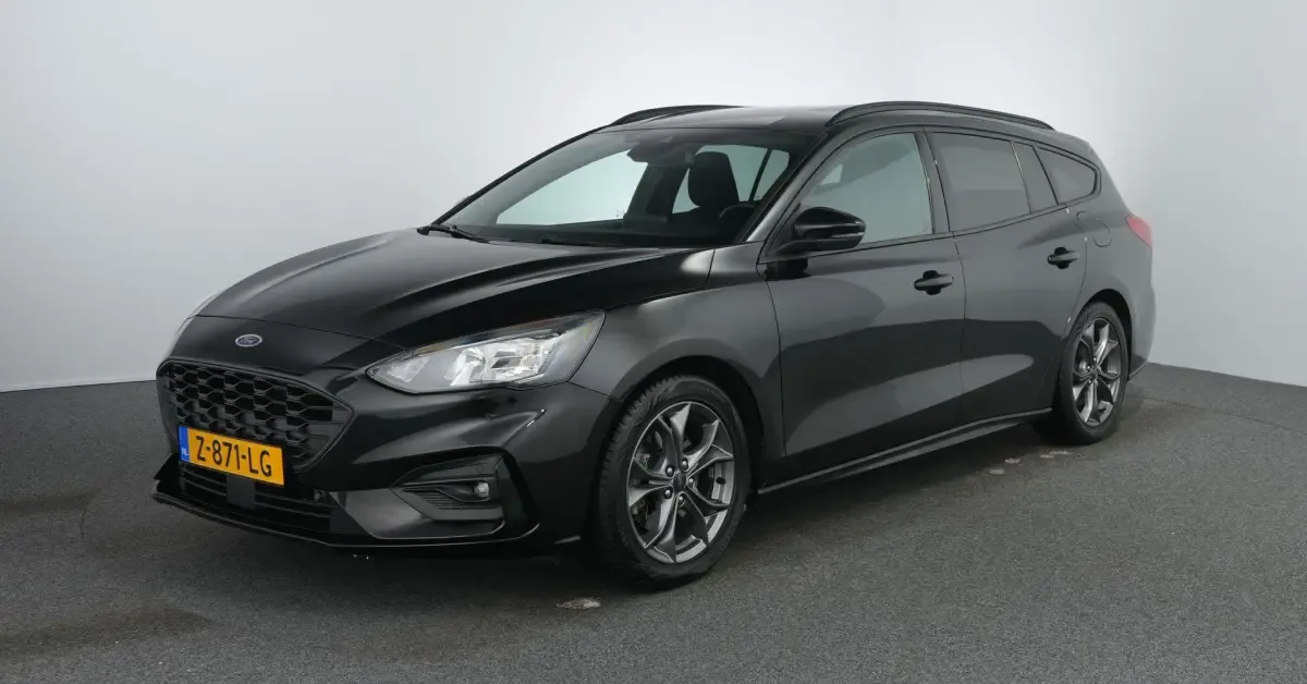 Ford Focus (2021) — foto 1