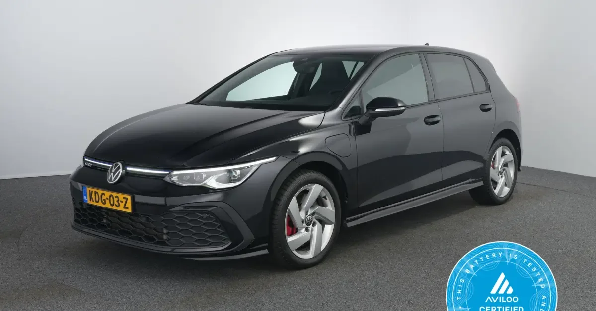 Volkswagen Golf (2021) — foto 1