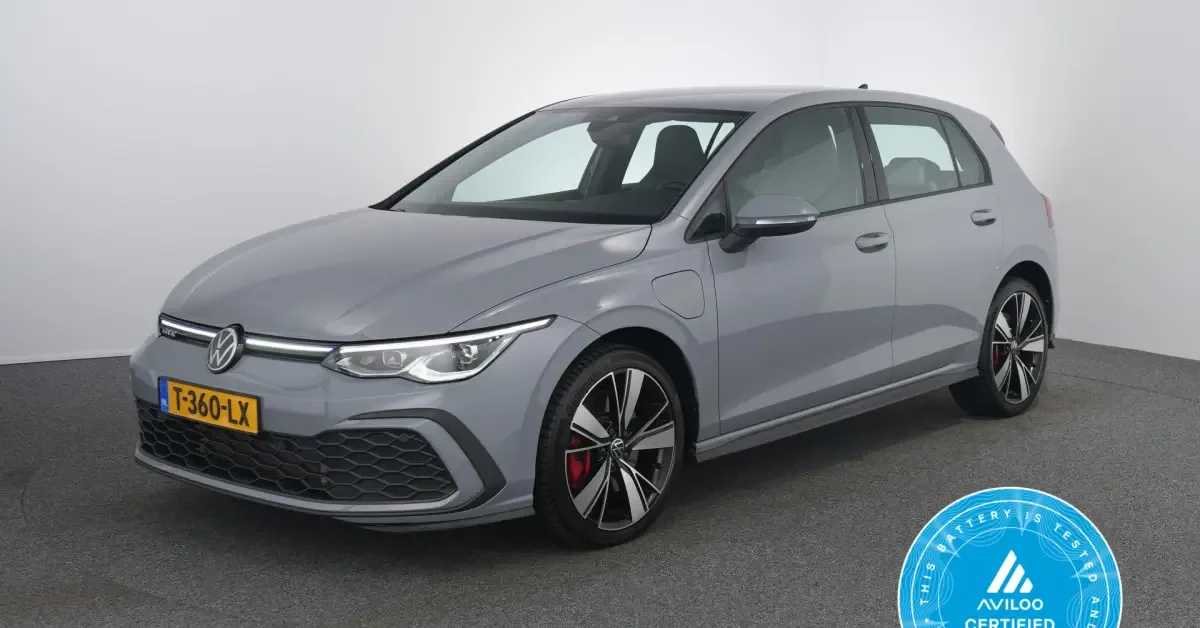Volkswagen Golf (2021) — foto 1