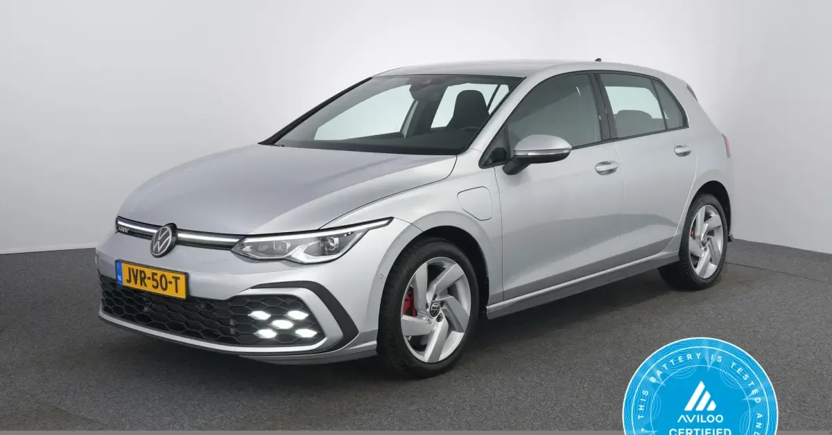 Volkswagen Golf (2022) — foto 1