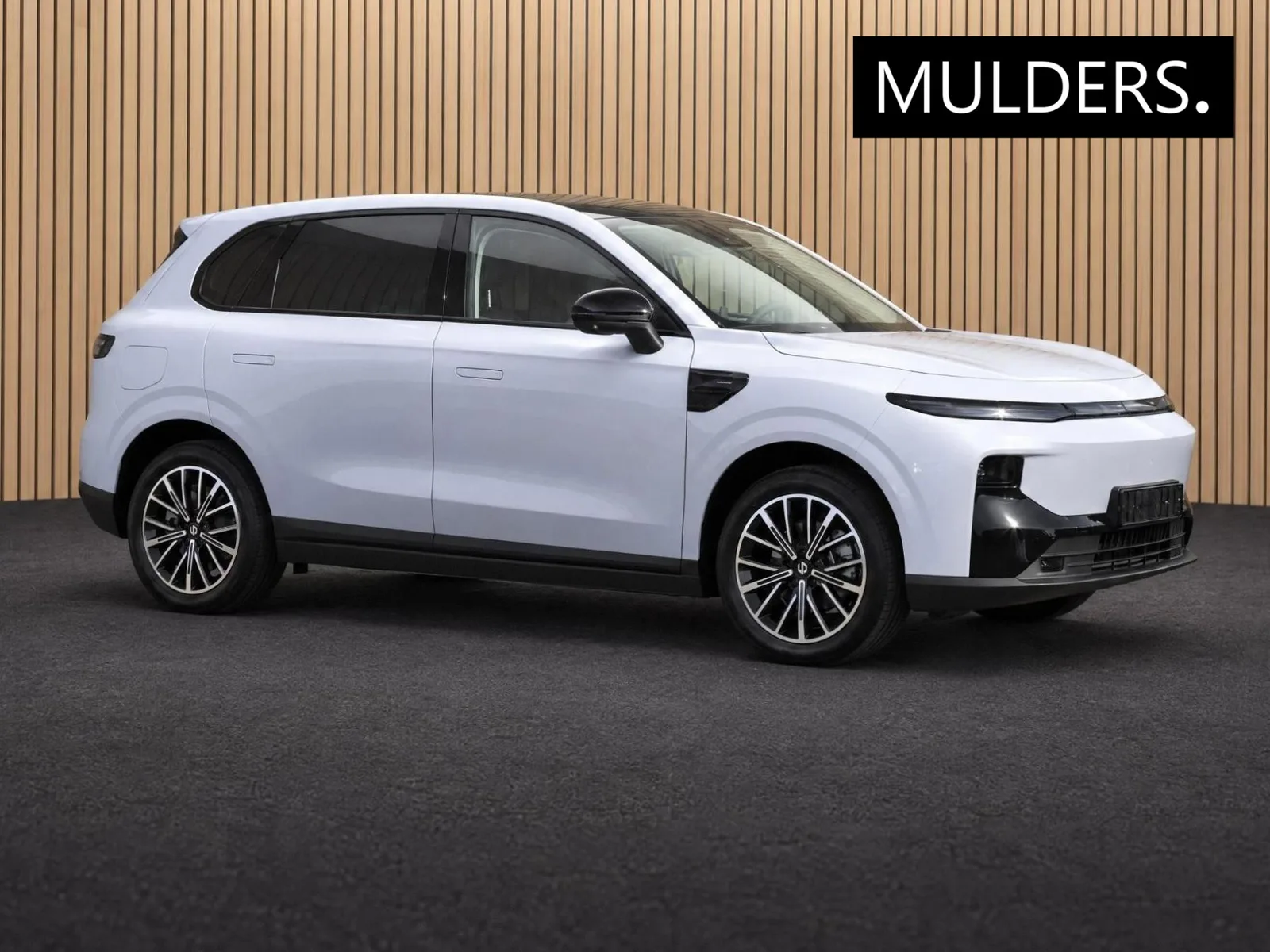 Leapmotor B10 (2026) — foto 1