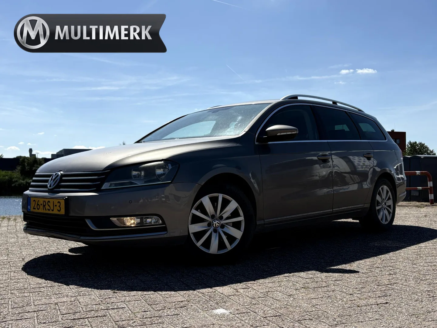 Volkswagen Passat (2011) — foto 1