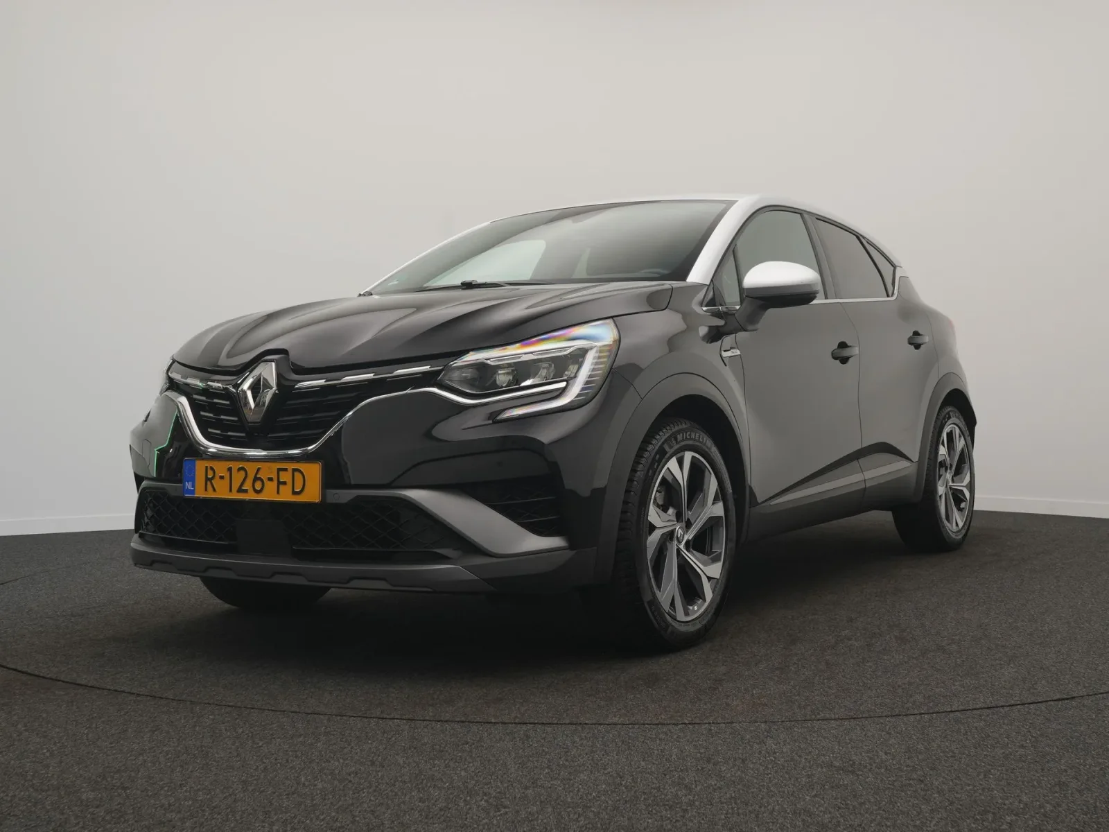 Renault Captur (2022) — foto 1