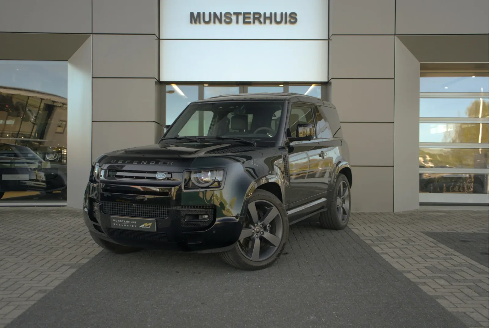 Land Rover Defender (2023) — foto 1