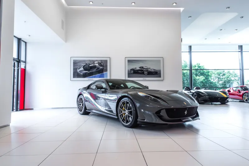 Ferrari 812 Superfast (2020)