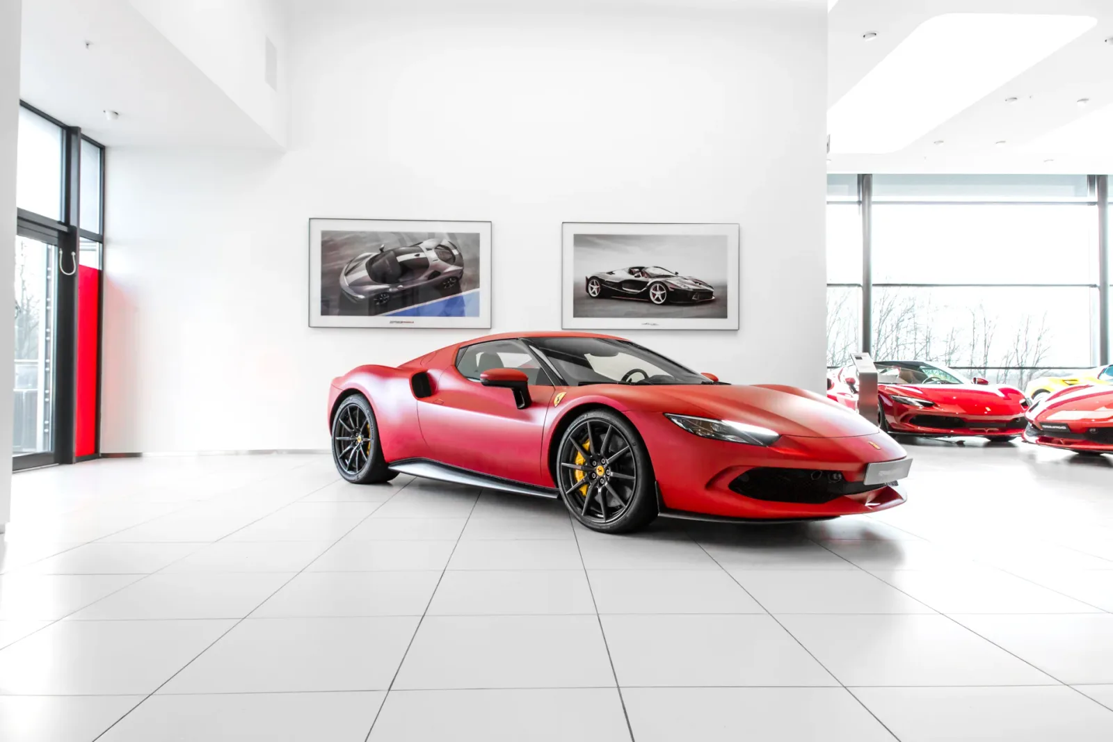 Ferrari 296 GTB (2023) — foto 1