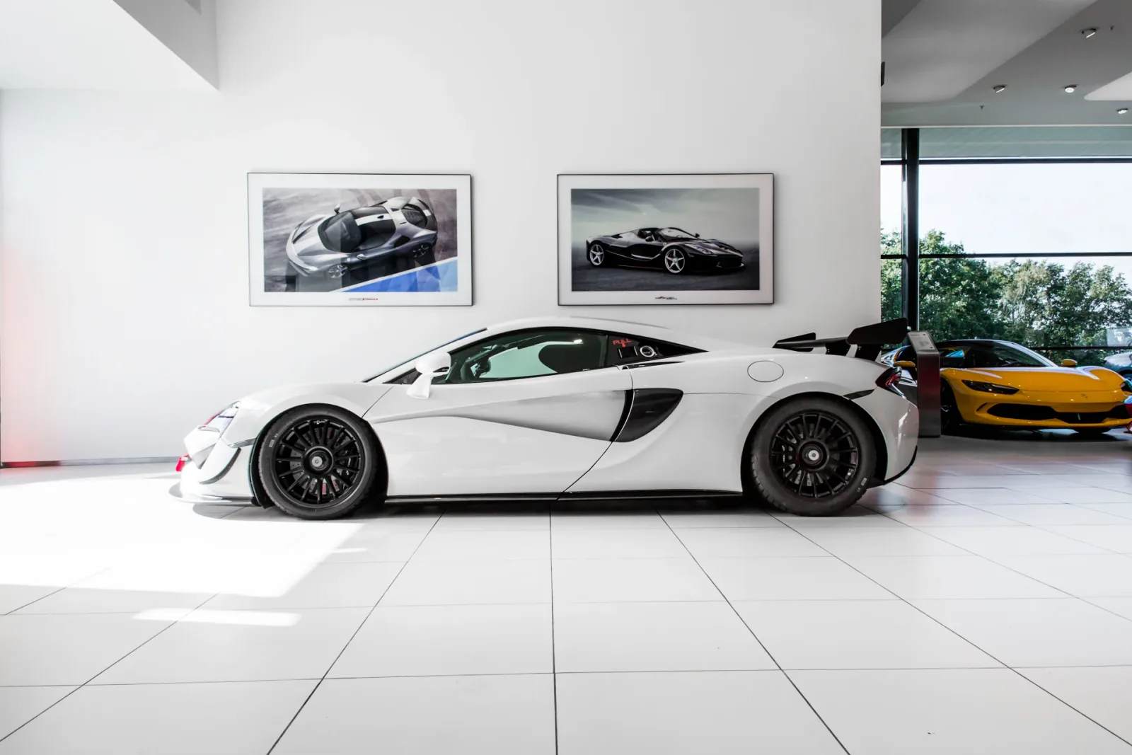 McLaren 570S (2017) — foto 1
