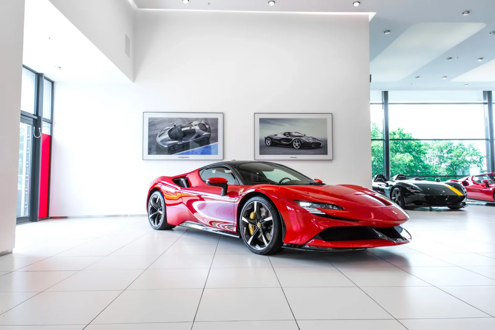 Ferrari SF90 Stradale (2024) — foto 1