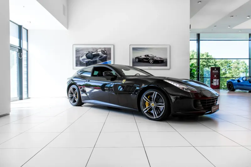 Ferrari GTC4Lusso (2017)