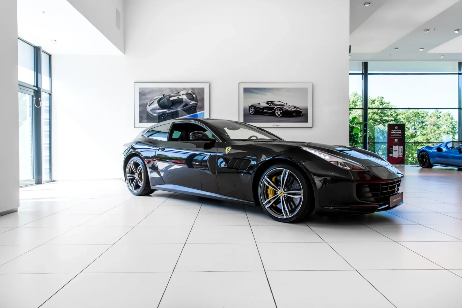 Ferrari GTC4Lusso (2017) — foto 1