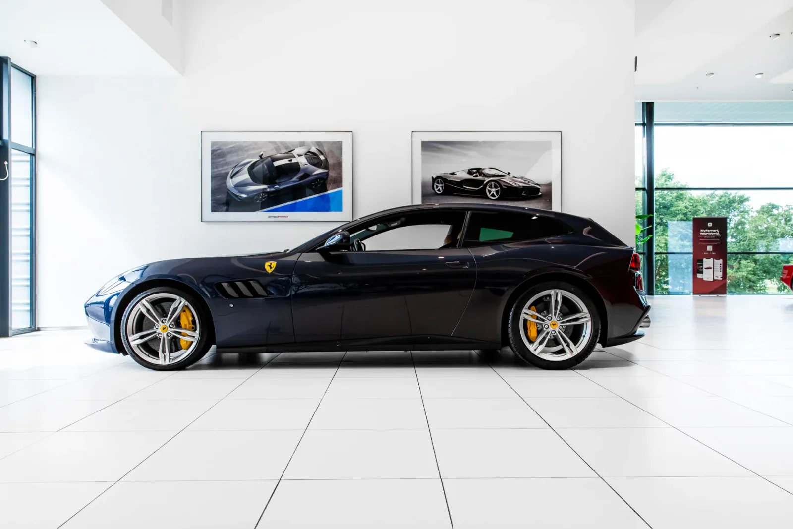 Ferrari GTC4Lusso (2021) — foto 1