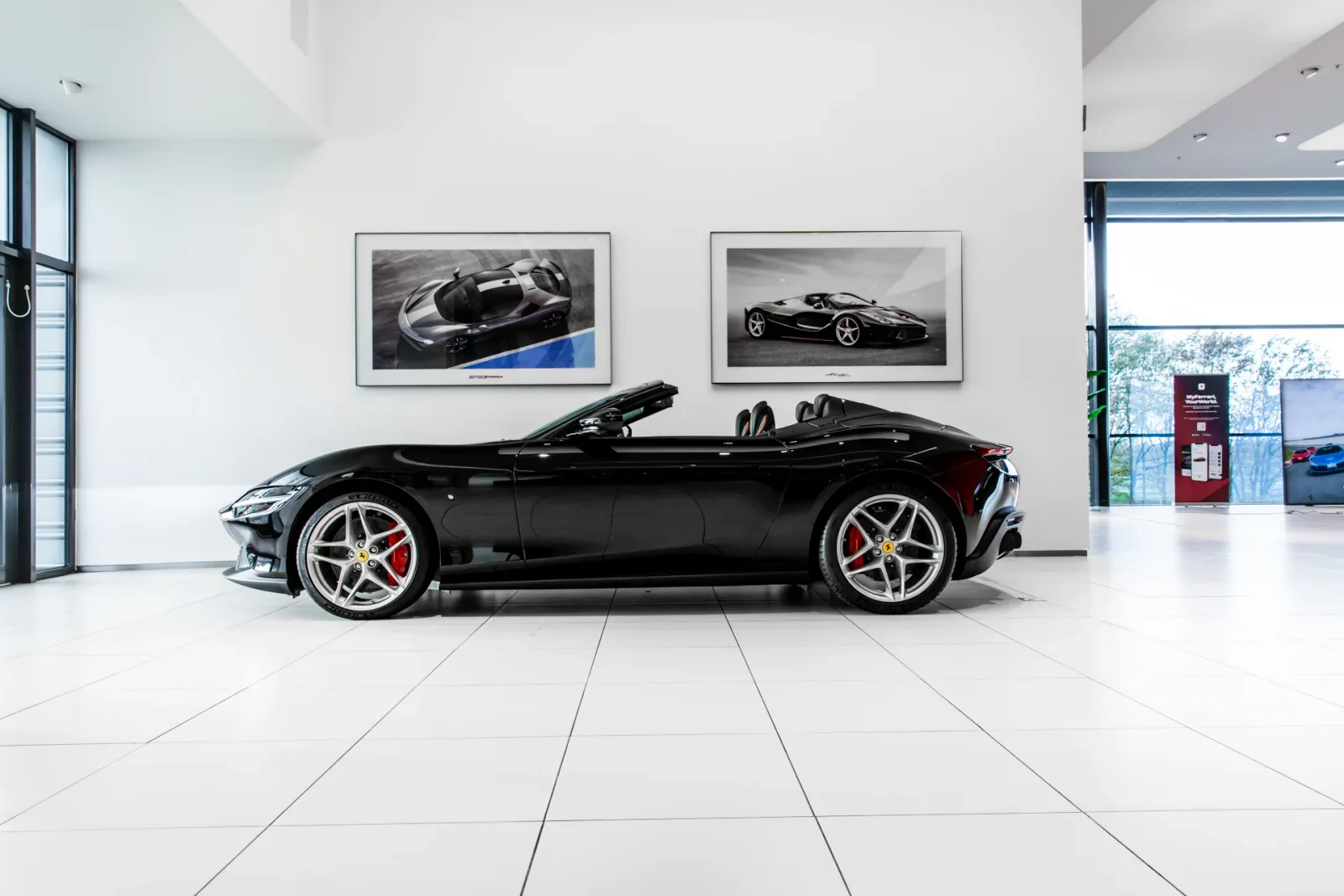 Ferrari Roma Spider (2026) — foto 1