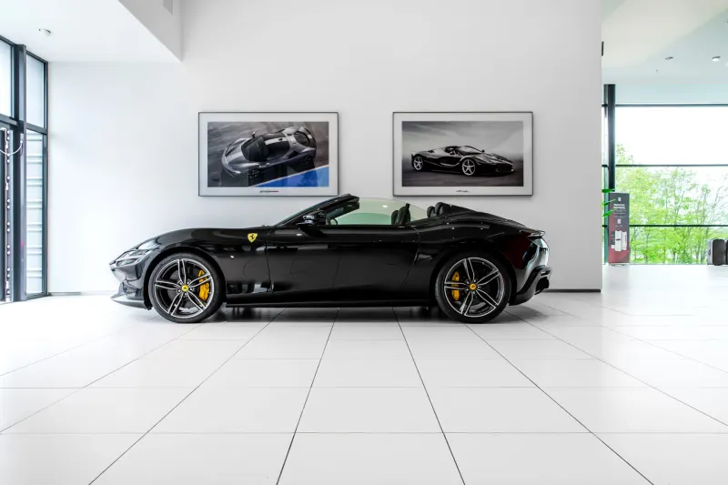 Ferrari Roma Spider (2025)