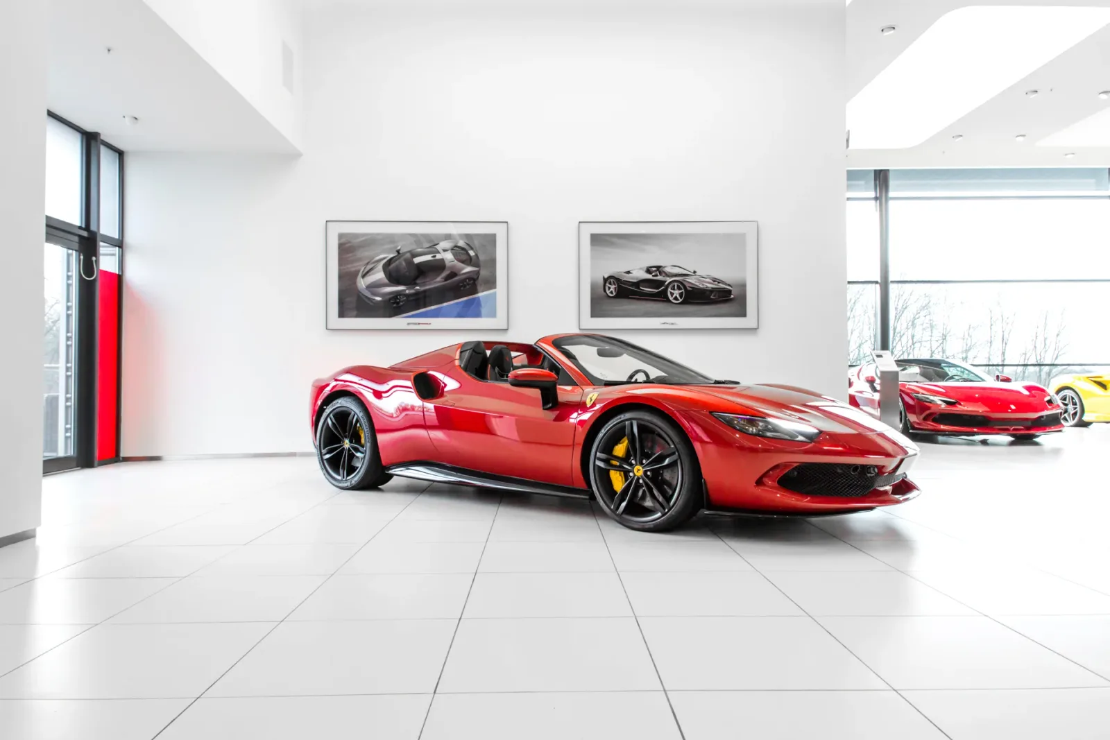 Ferrari 296 GTS (2023) — foto 1