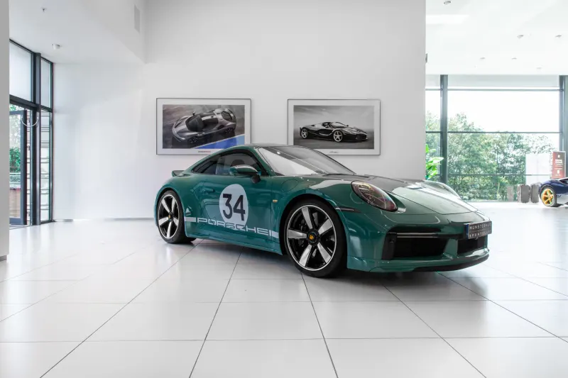 Porsche 911 (2023)