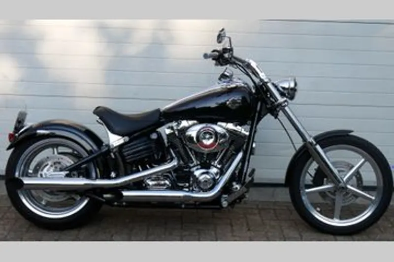 Harley-Davidson Rocker C (2009)