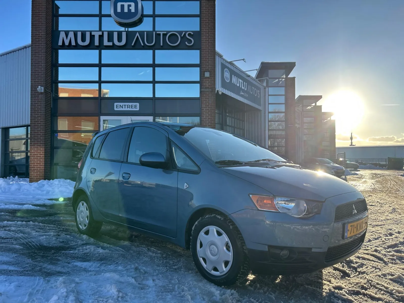 Mitsubishi Colt (2010) — foto 1