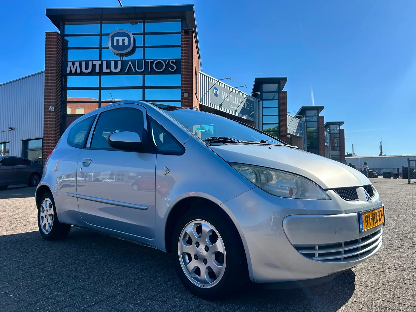 Mitsubishi Colt (2005) — foto 1