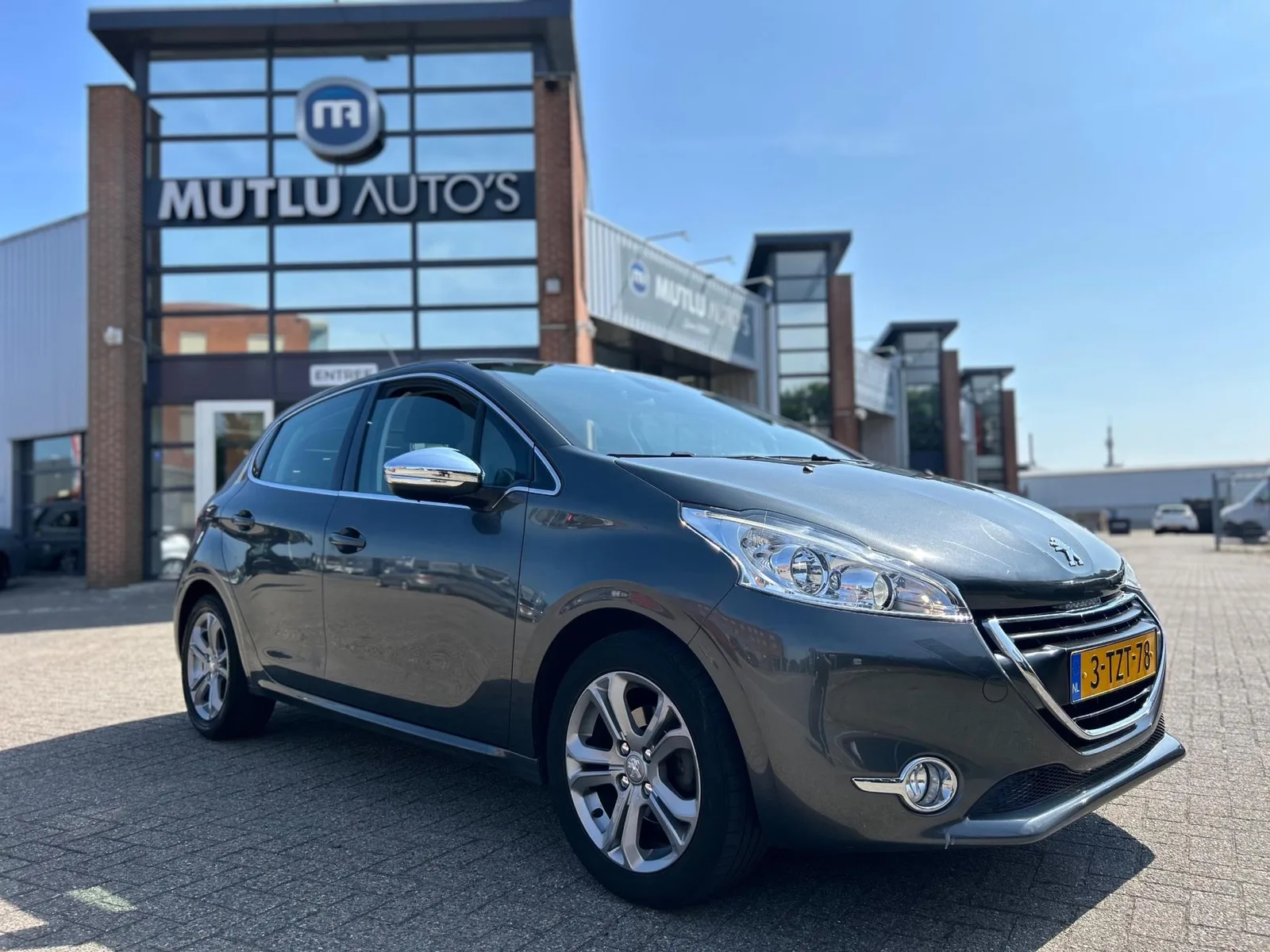 Peugeot 208 (2014) — foto 1