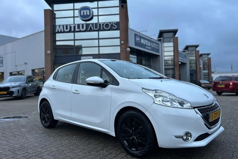 Peugeot 208 (2014)