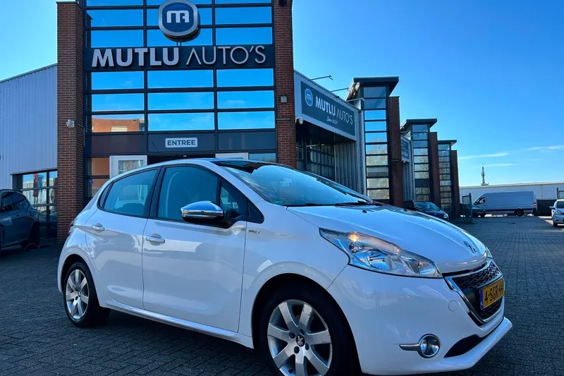 Peugeot 208 (2013)
