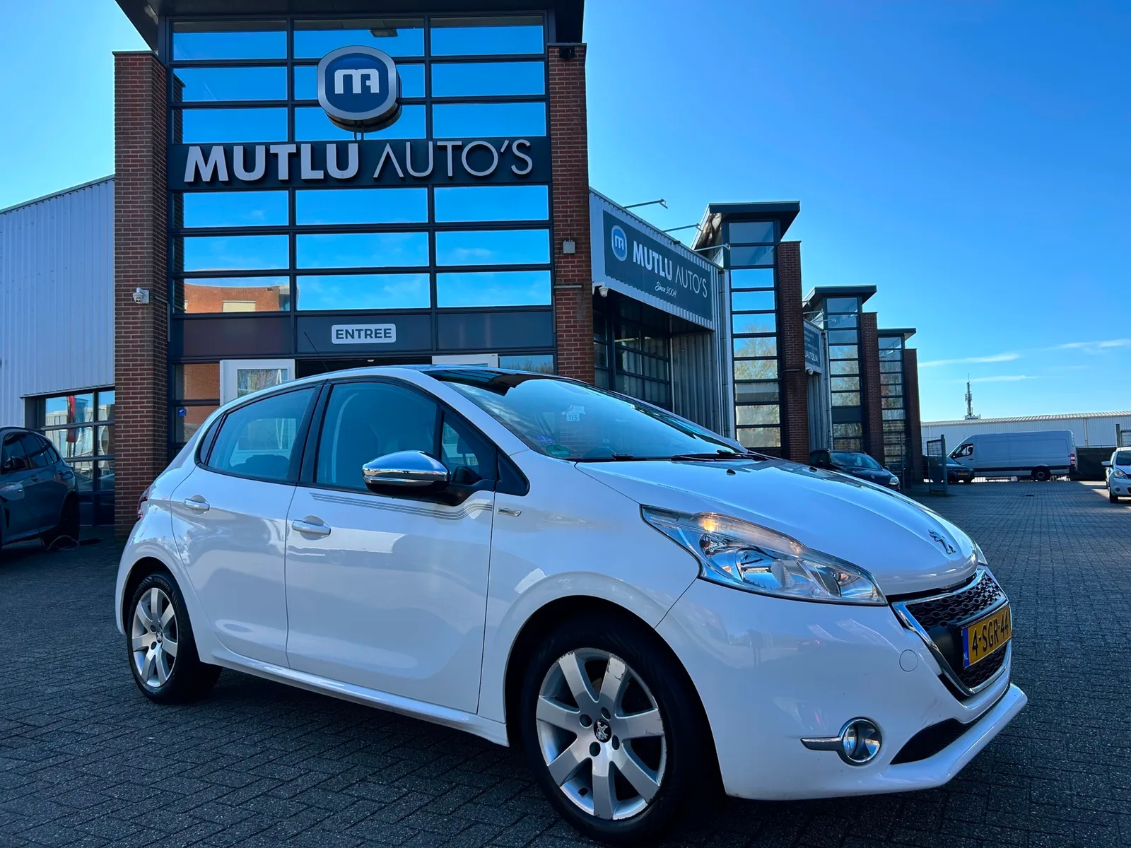 Peugeot 208 (2013) — foto 1