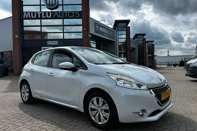 Peugeot 208 (2014)