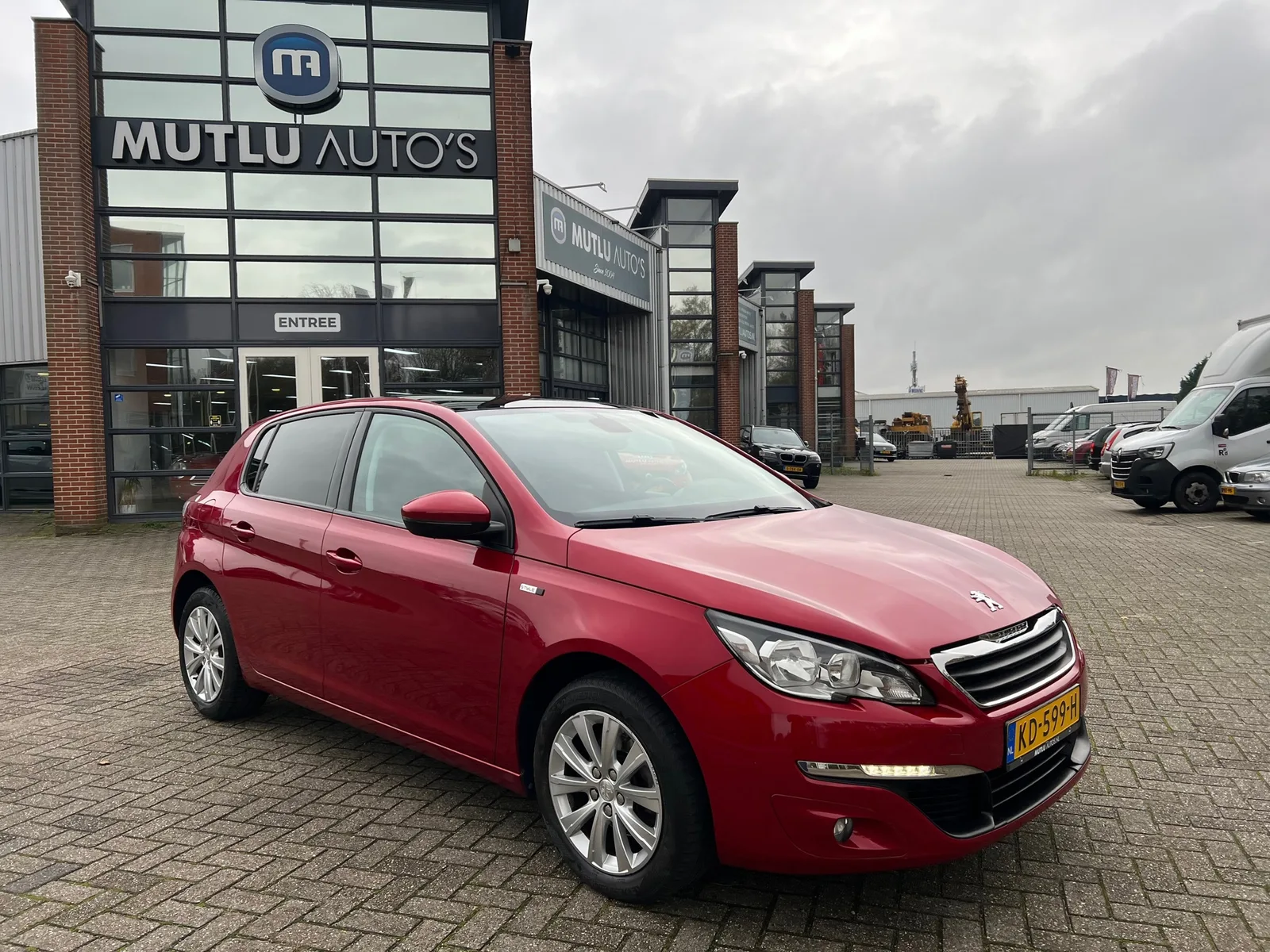 Peugeot 308 (2016) — foto 1