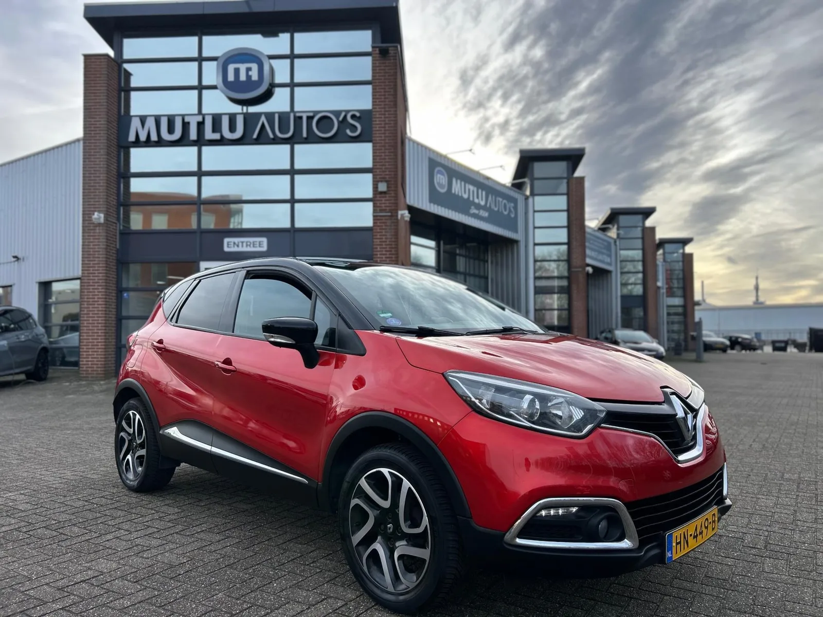 Renault Captur (2015) — foto 1