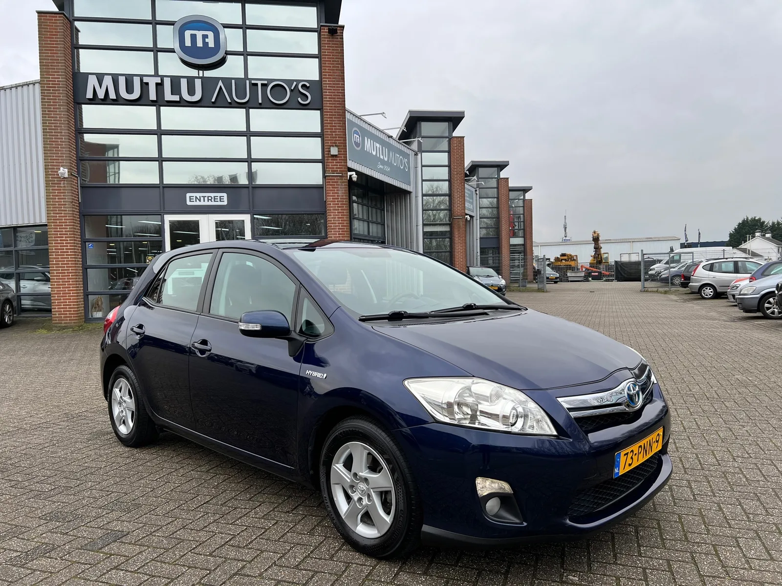 Toyota Auris (2011) — foto 1